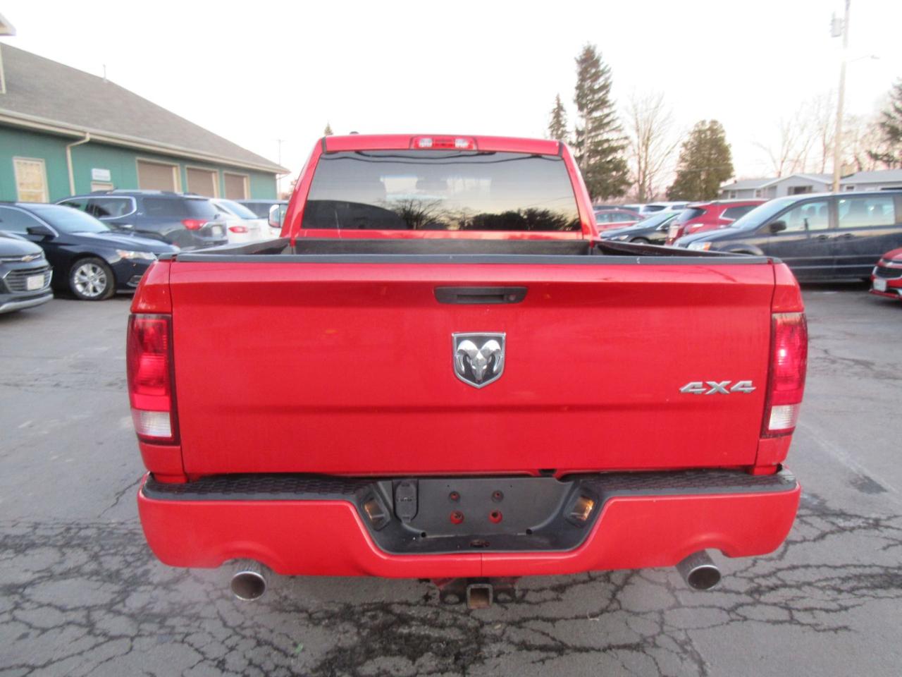 RAM 1500 Tradesman Quad Cab 4WD 2016