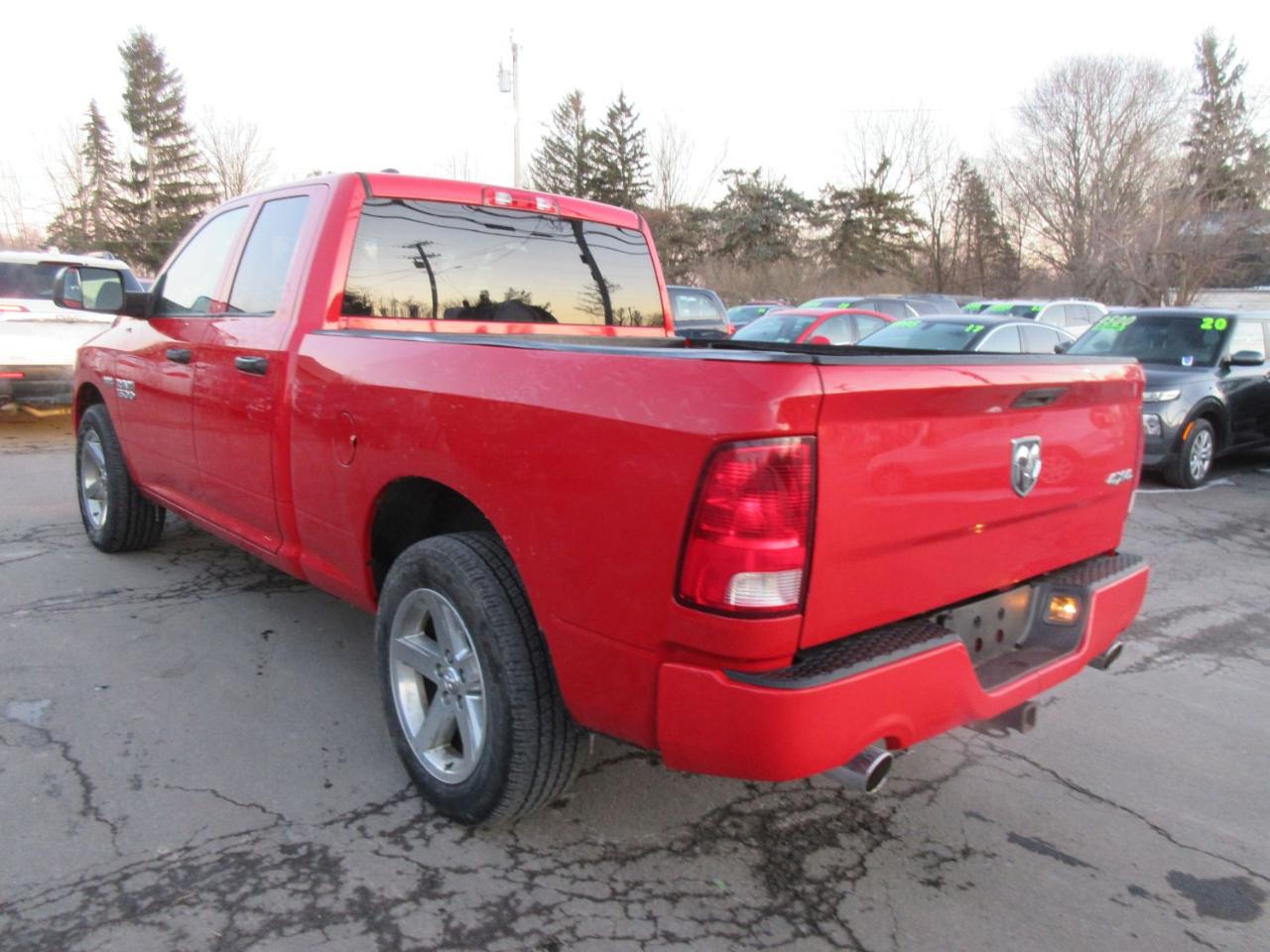 RAM 1500 Tradesman Quad Cab 4WD 2016