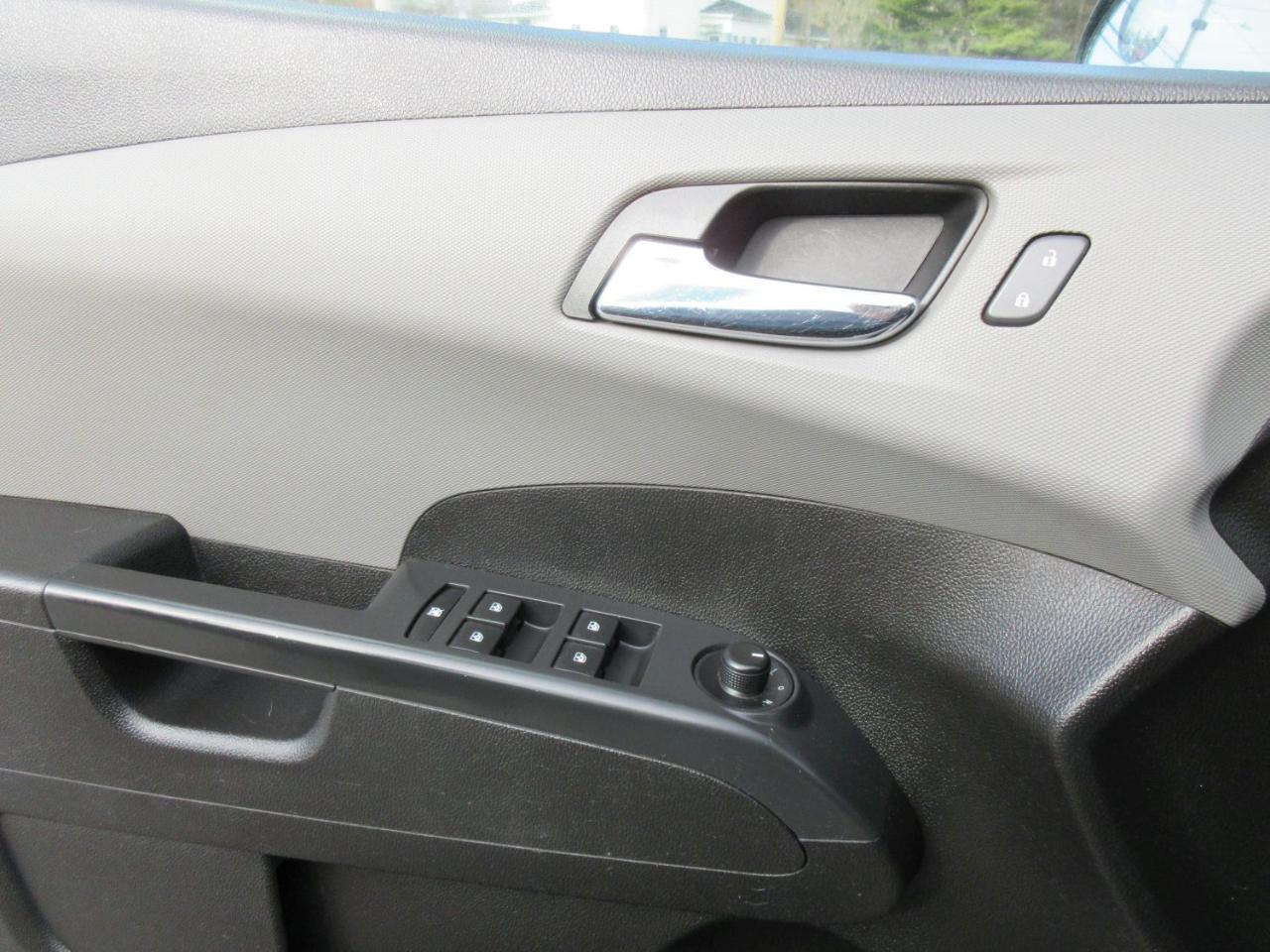 Chevrolet Sonic LT Auto 5-Door 2014