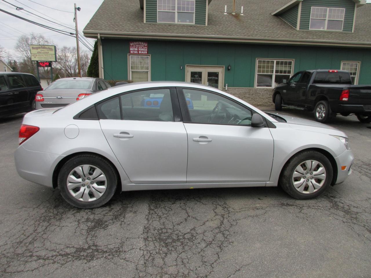 Chevrolet Cruze LS Auto 2015