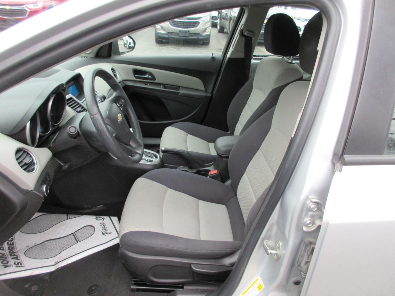 Chevrolet Cruze LS Auto 2015