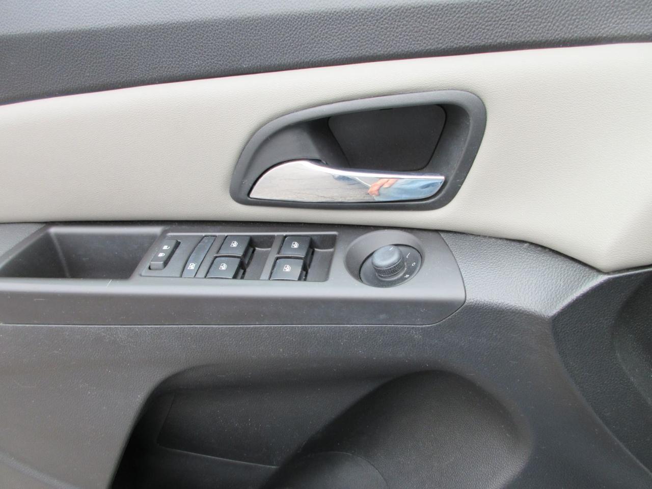 Chevrolet Cruze LS Auto 2015