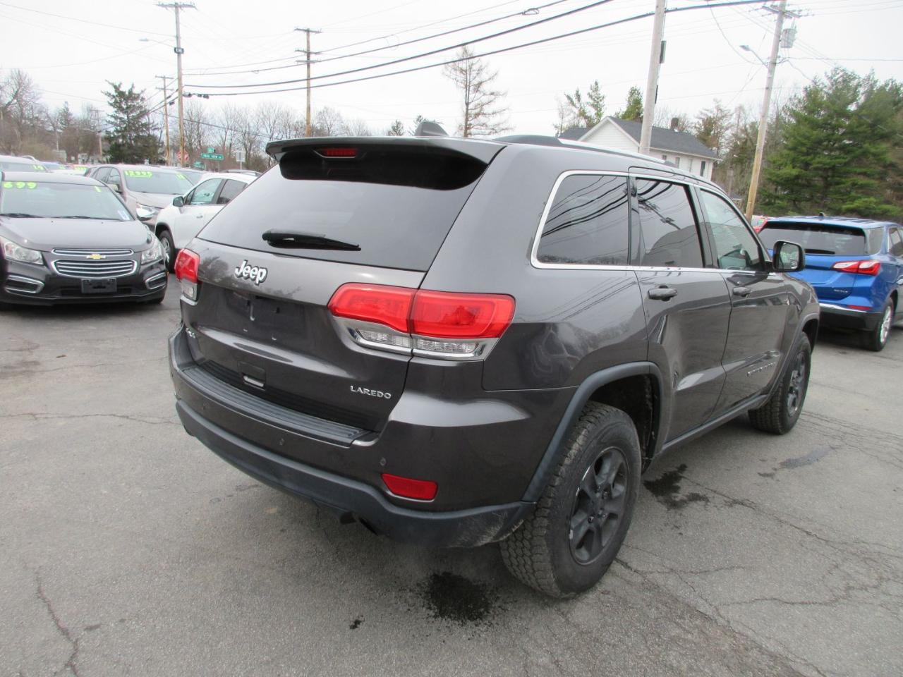 Jeep Grand Cherokee Laredo 4WD 2017