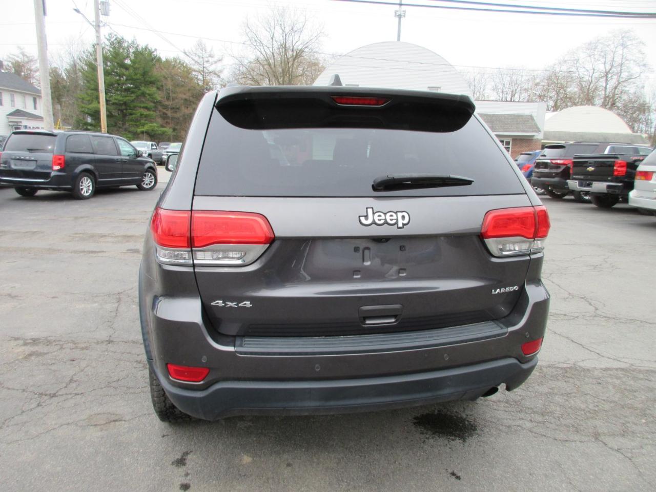 Jeep Grand Cherokee Laredo 4WD 2017