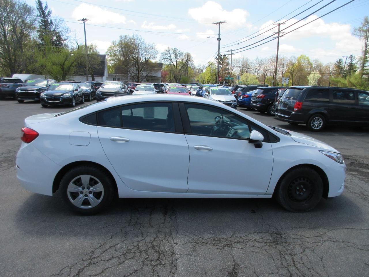 Chevrolet Cruze LS Auto 2018