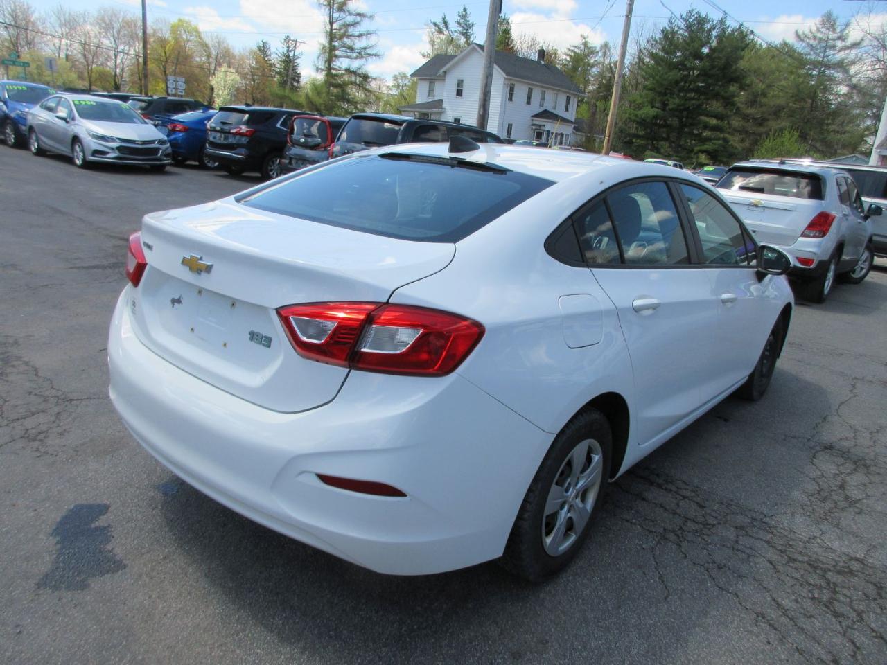 Chevrolet Cruze LS Auto 2018