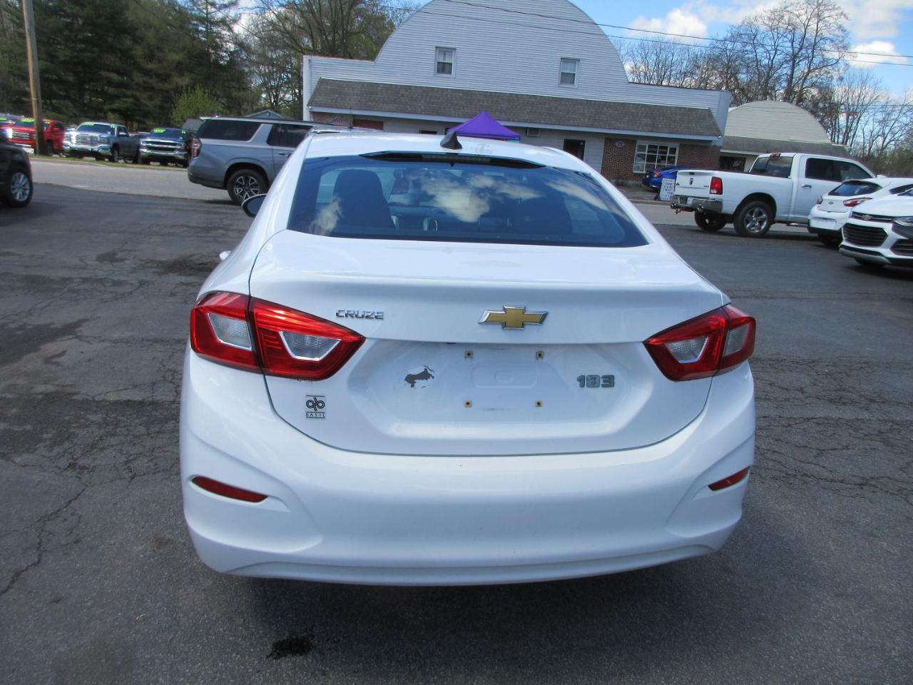 Chevrolet Cruze LS Auto 2018