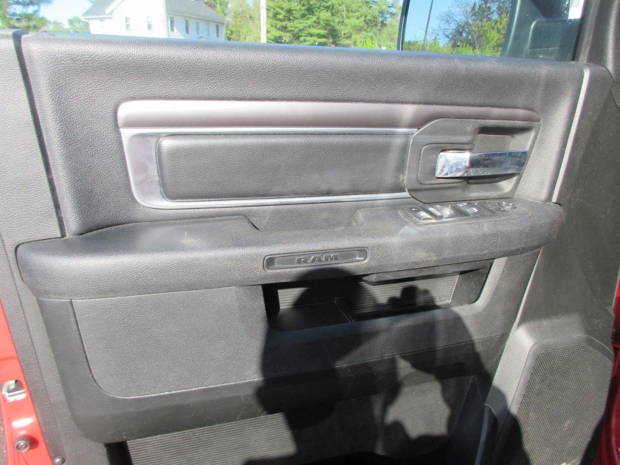 RAM 1500 SLT Quad Cab 4WD 2021