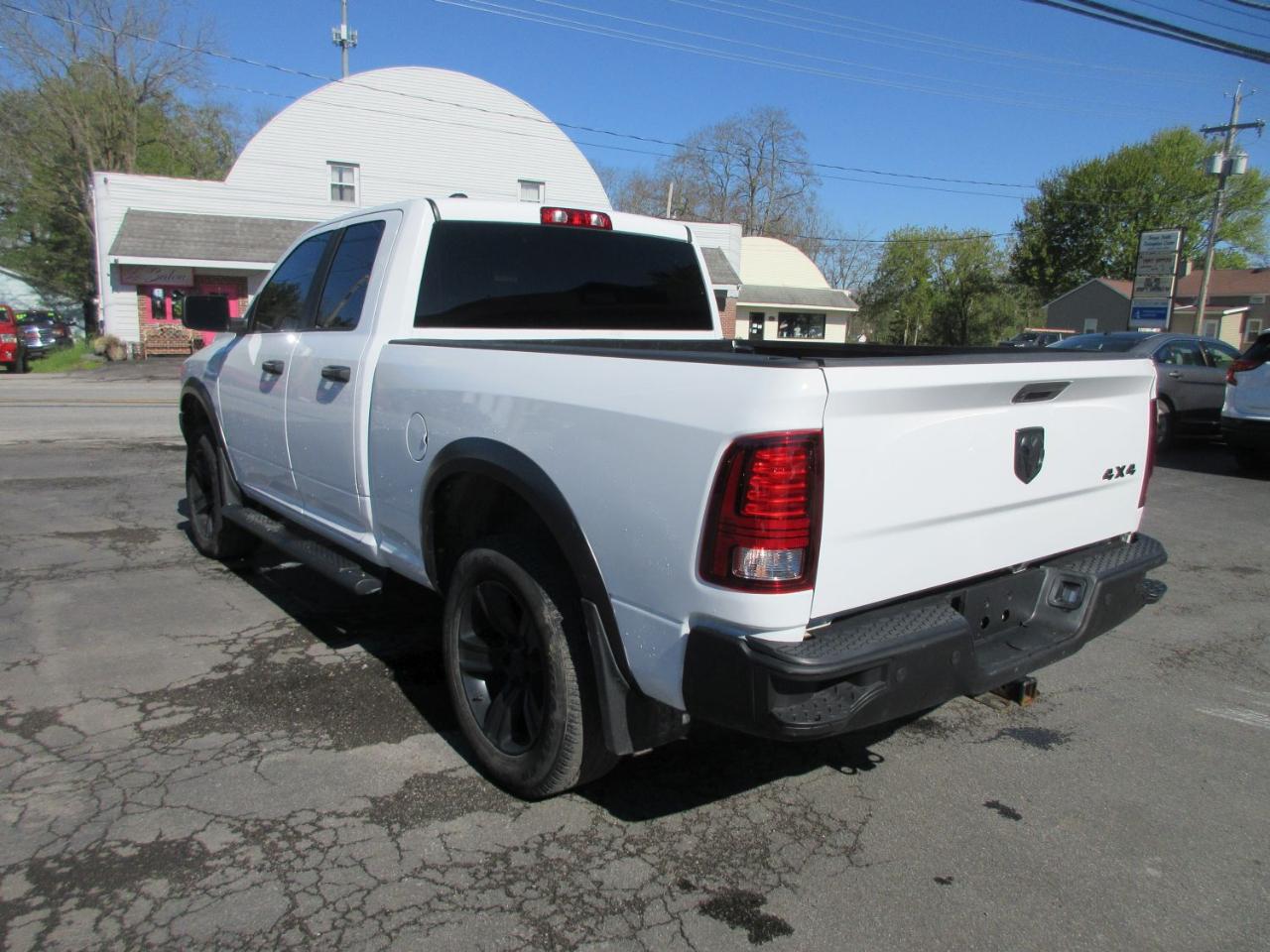 RAM 1500 SLT Quad Cab 4WD 2021