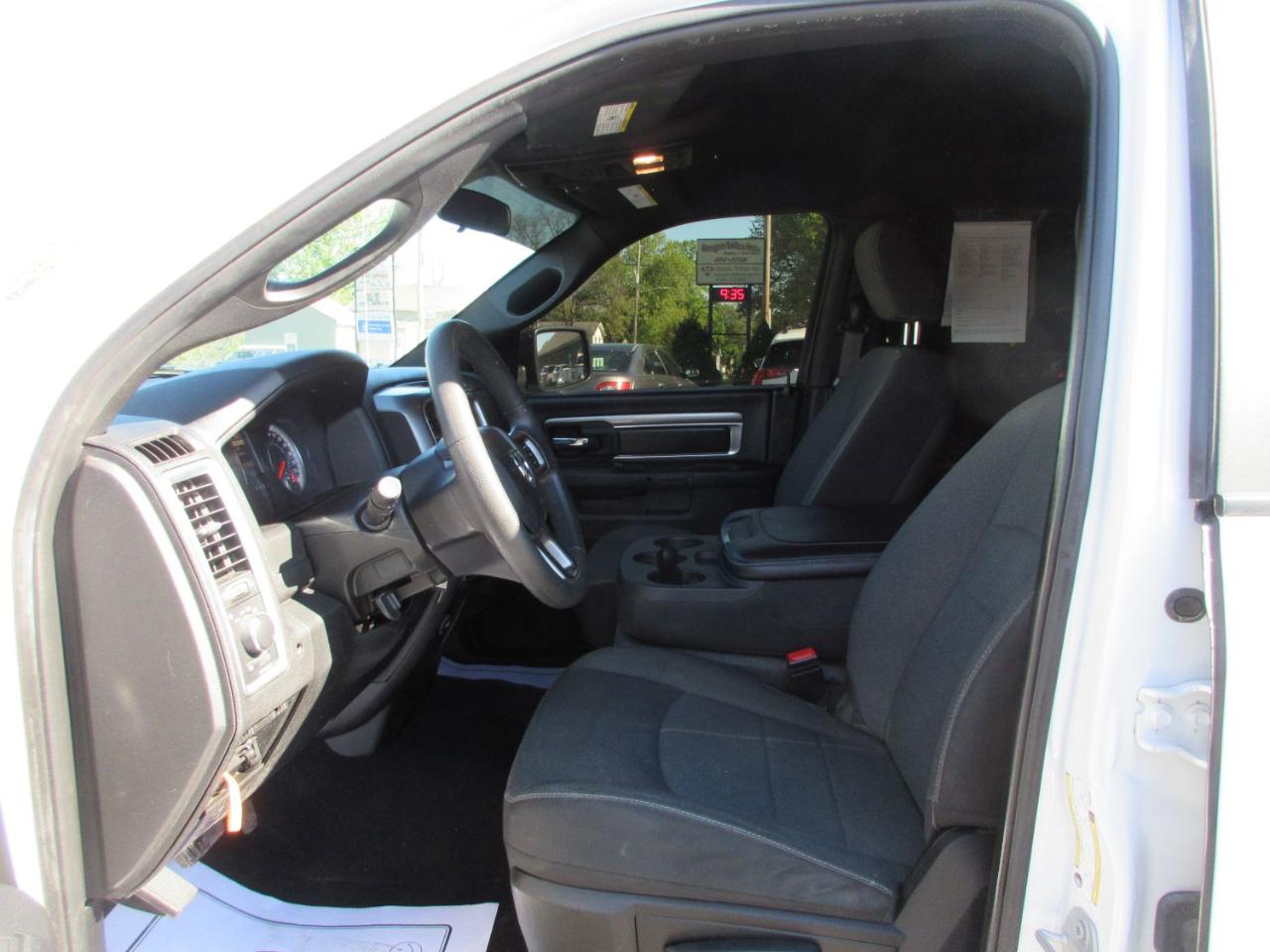 RAM 1500 SLT Quad Cab 4WD 2021