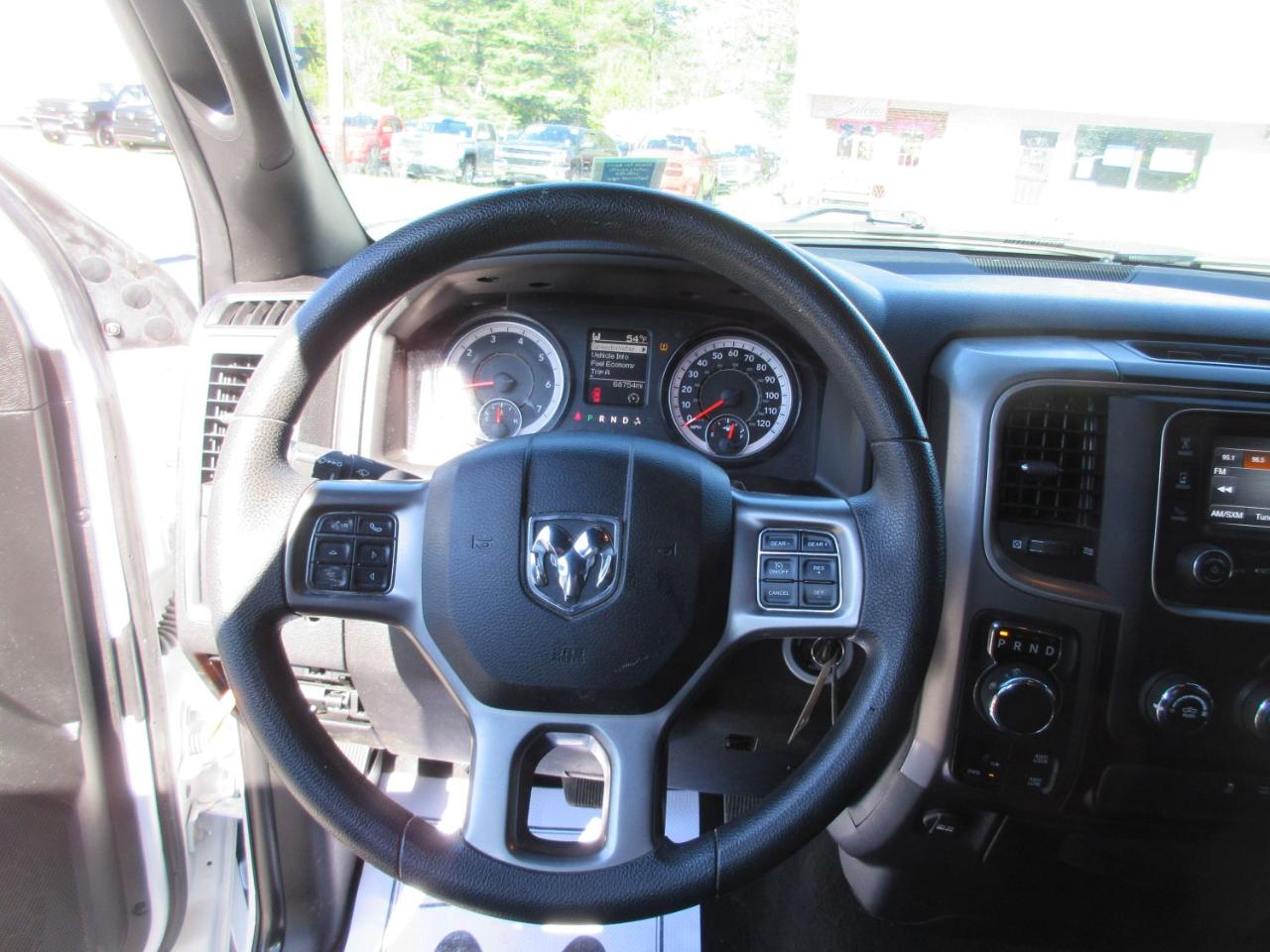 RAM 1500 SLT Quad Cab 4WD 2021