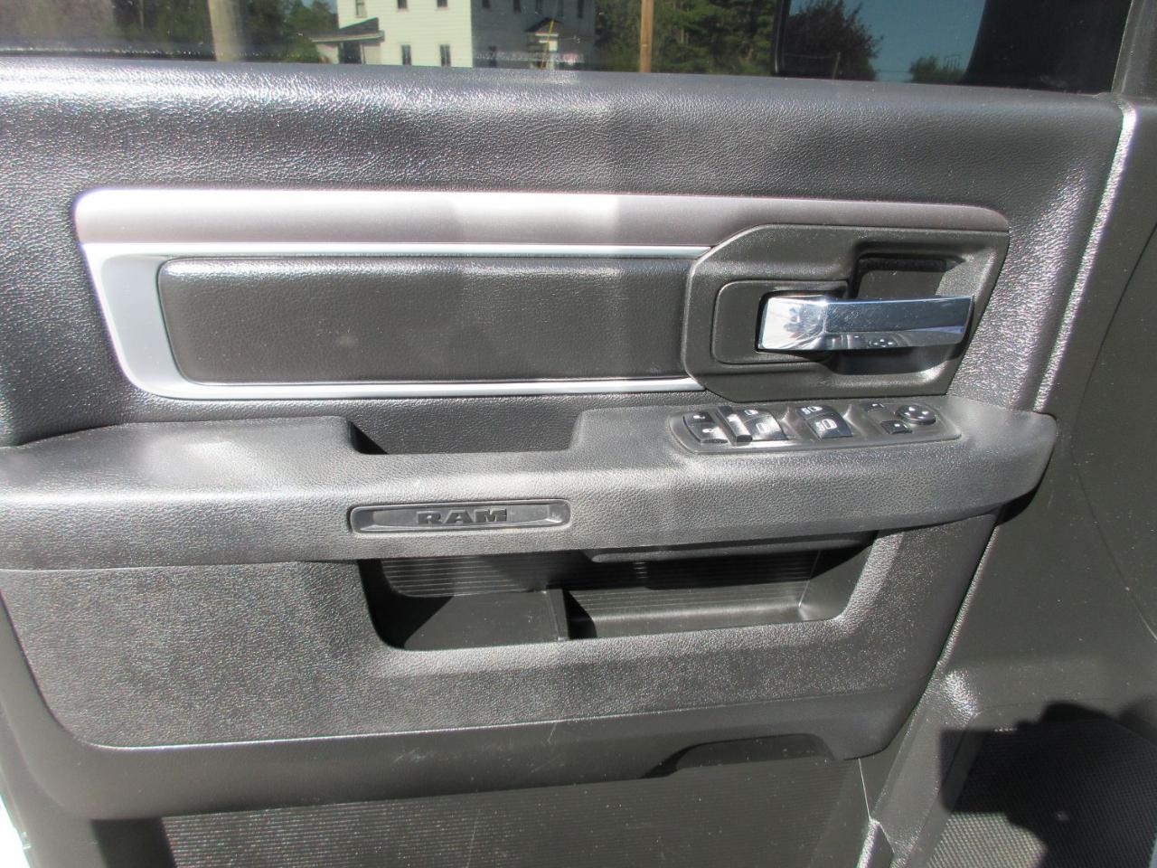 RAM 1500 SLT Quad Cab 4WD 2021