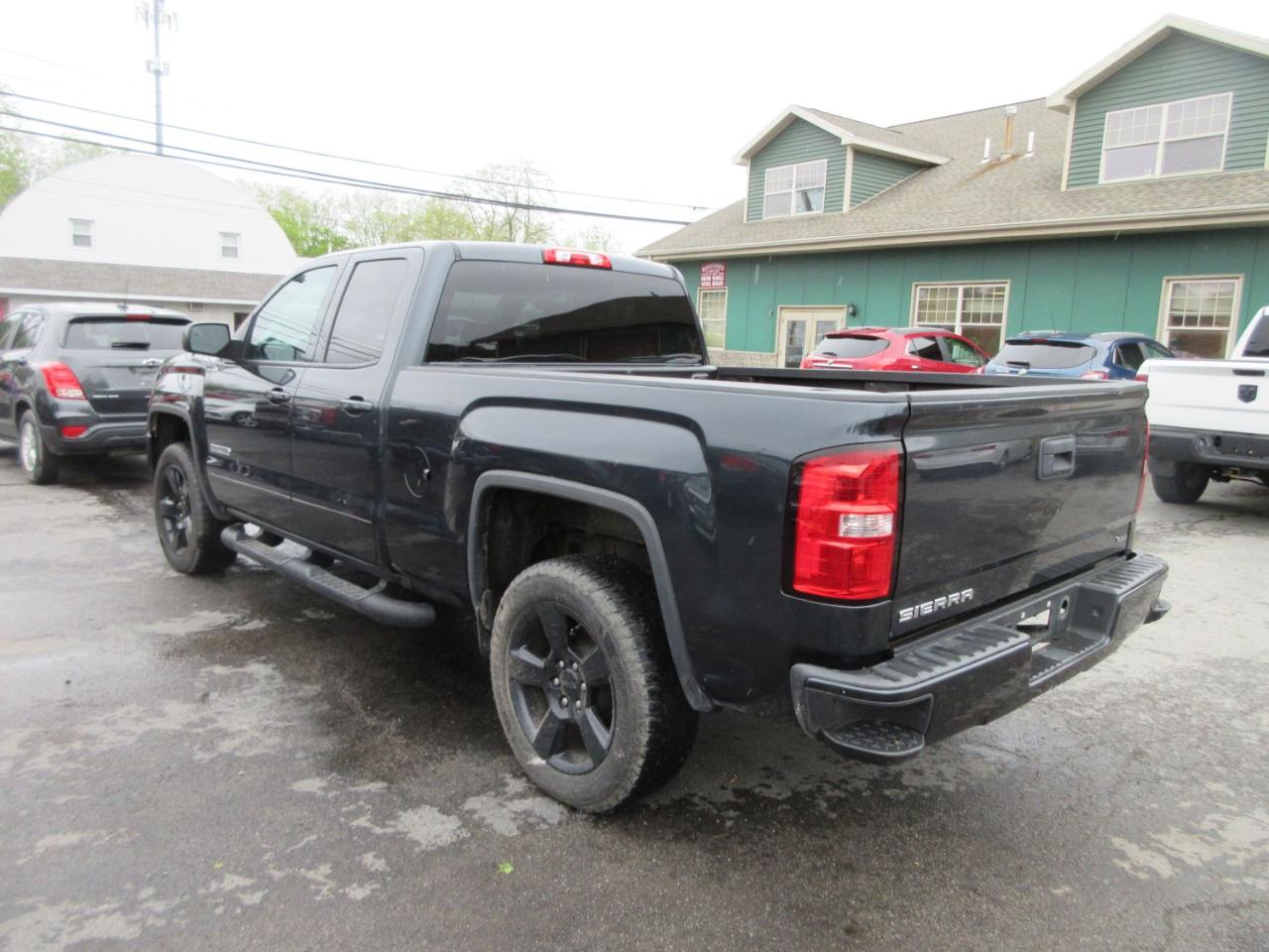 GMC Sierra 1500 Base Double Cab 4WD 2019