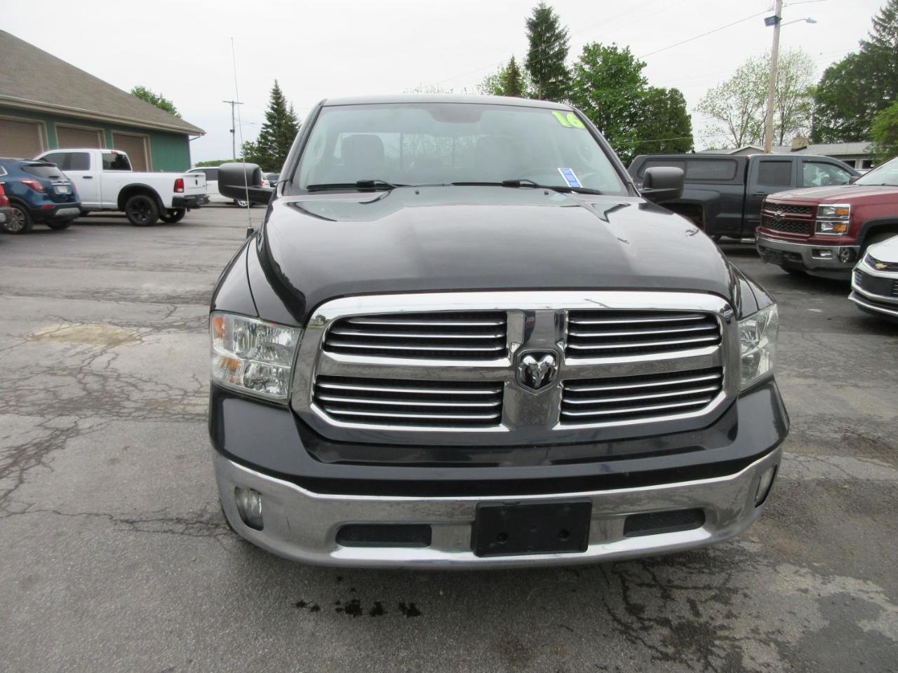 RAM 1500 SLT Quad Cab 4WD 2016