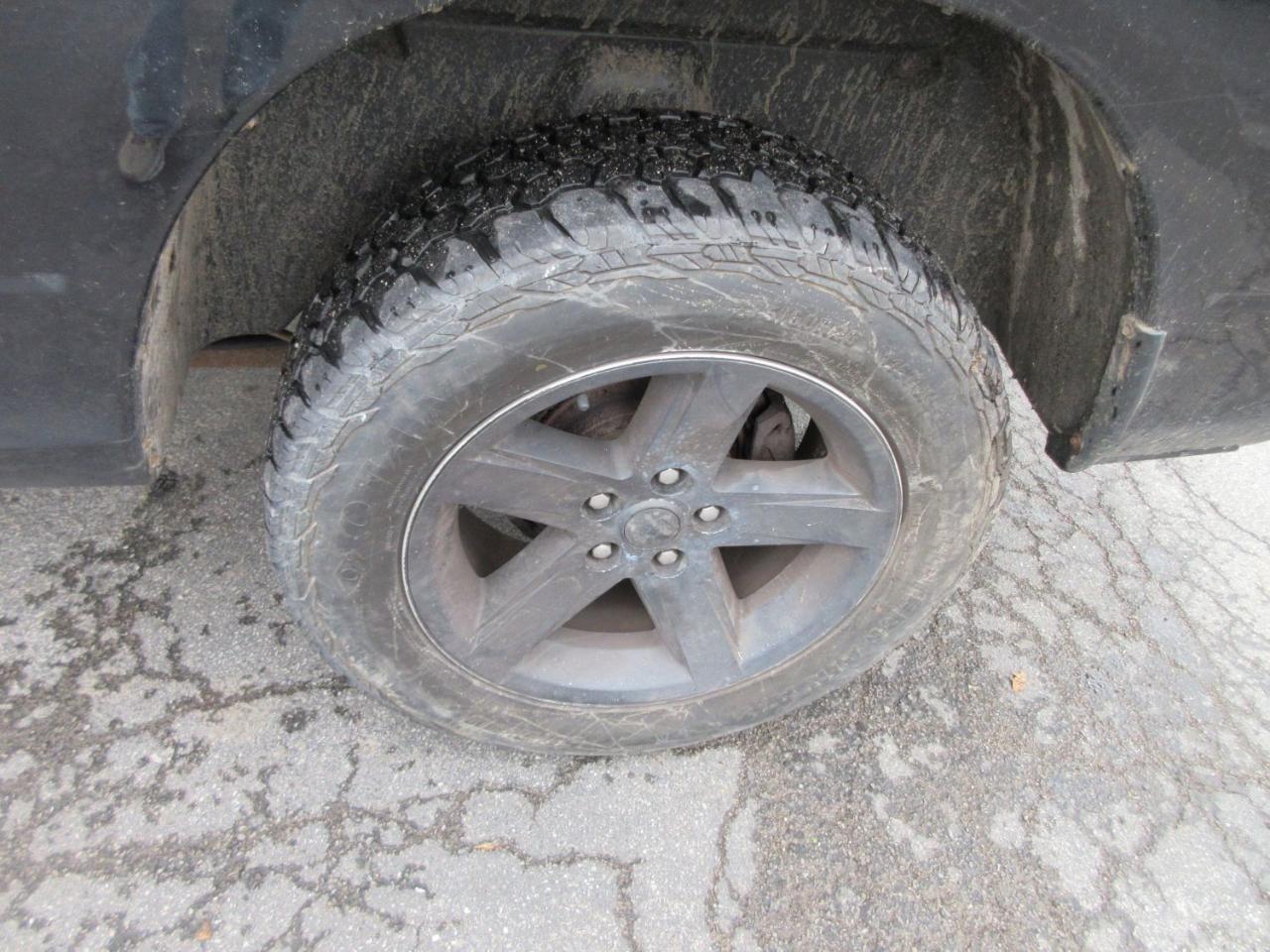 RAM 1500 SLT Quad Cab 4WD 2016