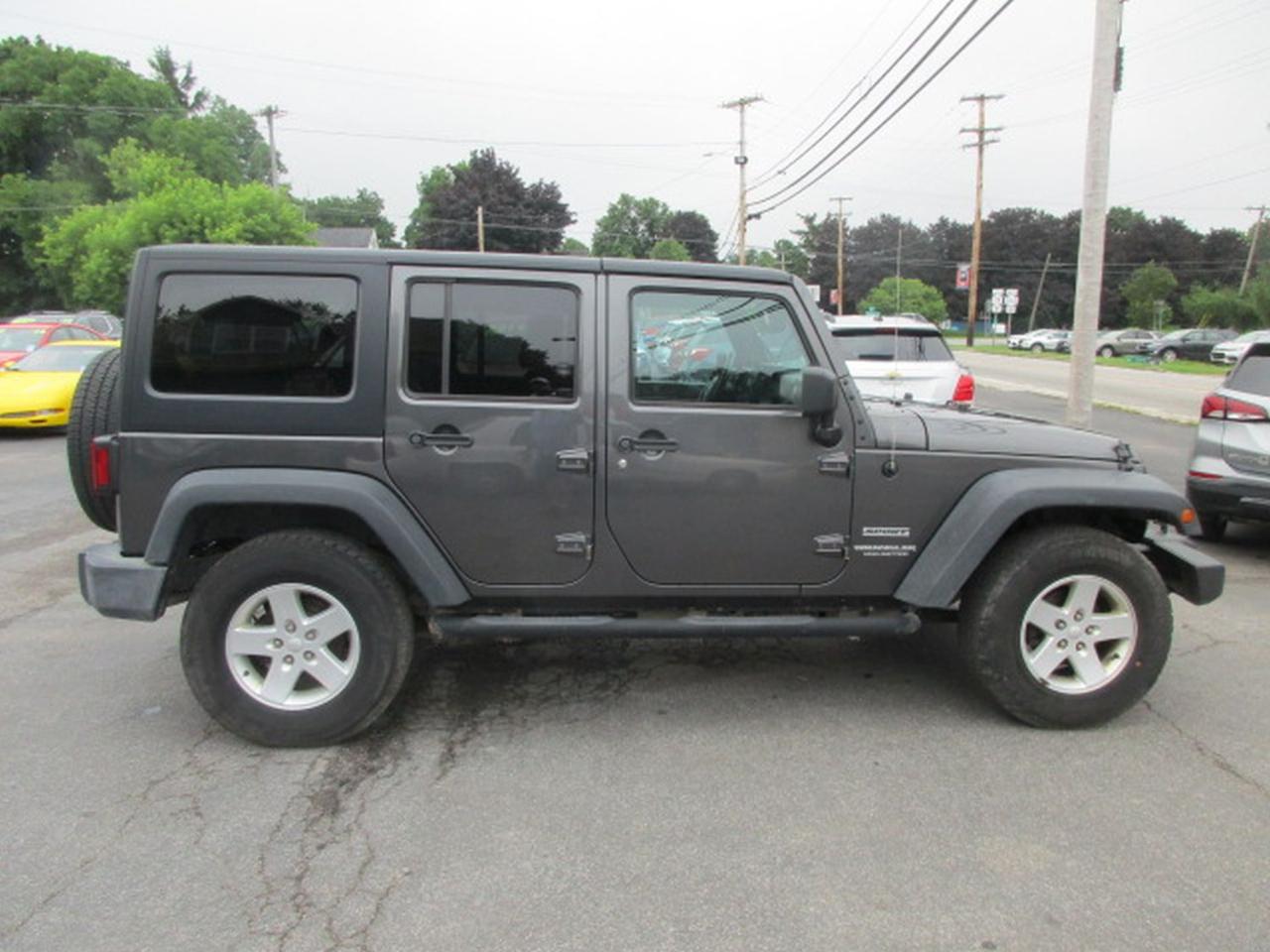 Jeep Wrangler Unlimited Sport 4WD 2017