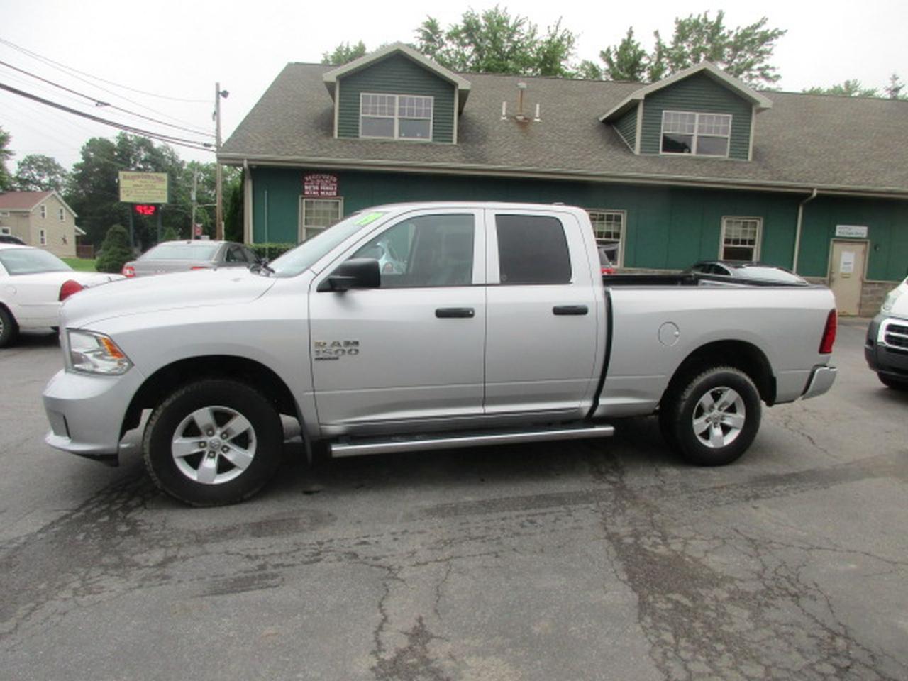RAM 1500 Classic Tradesman Quad Cab 4WD 2019