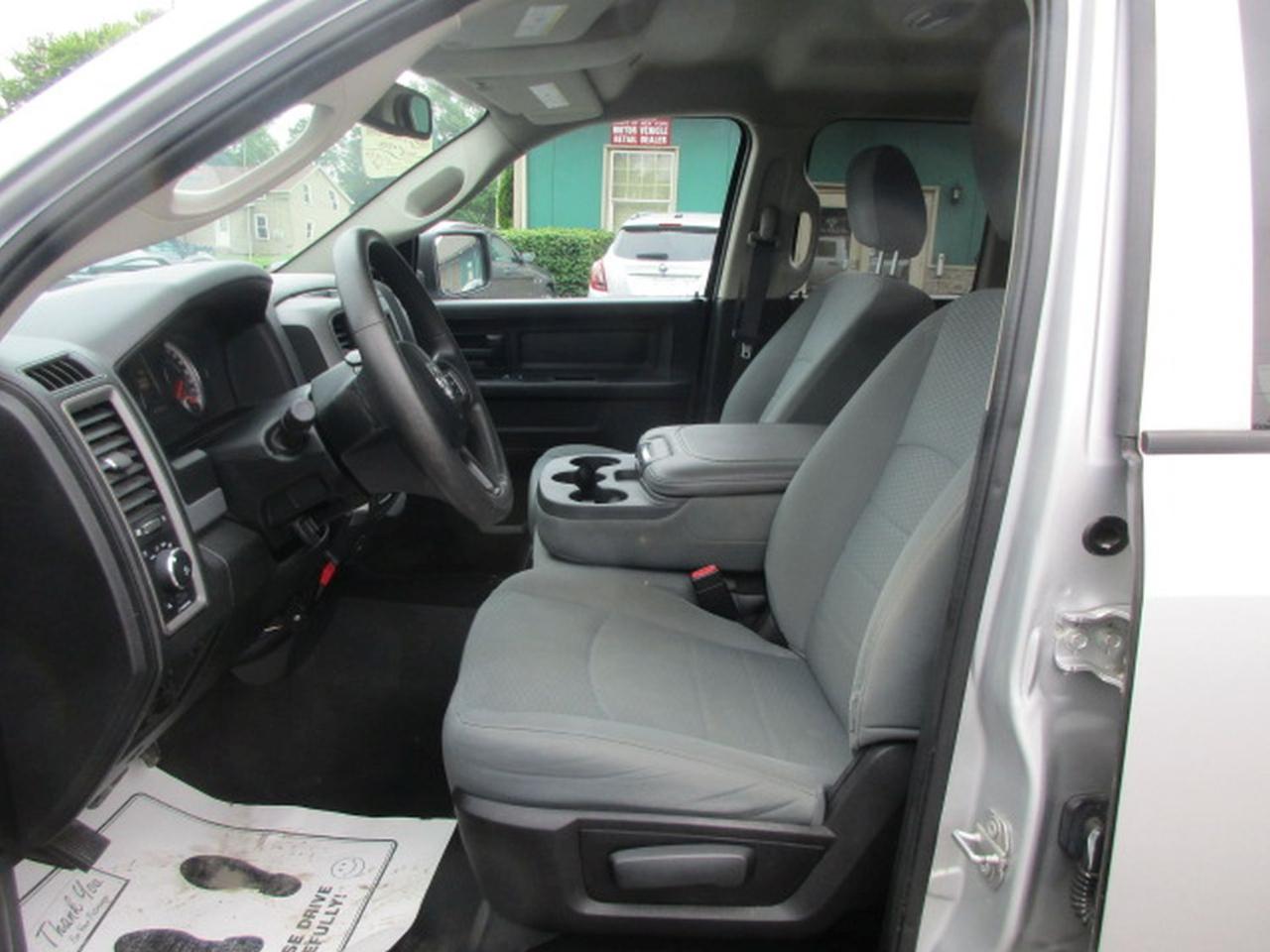 RAM 1500 Classic Tradesman Quad Cab 4WD 2019