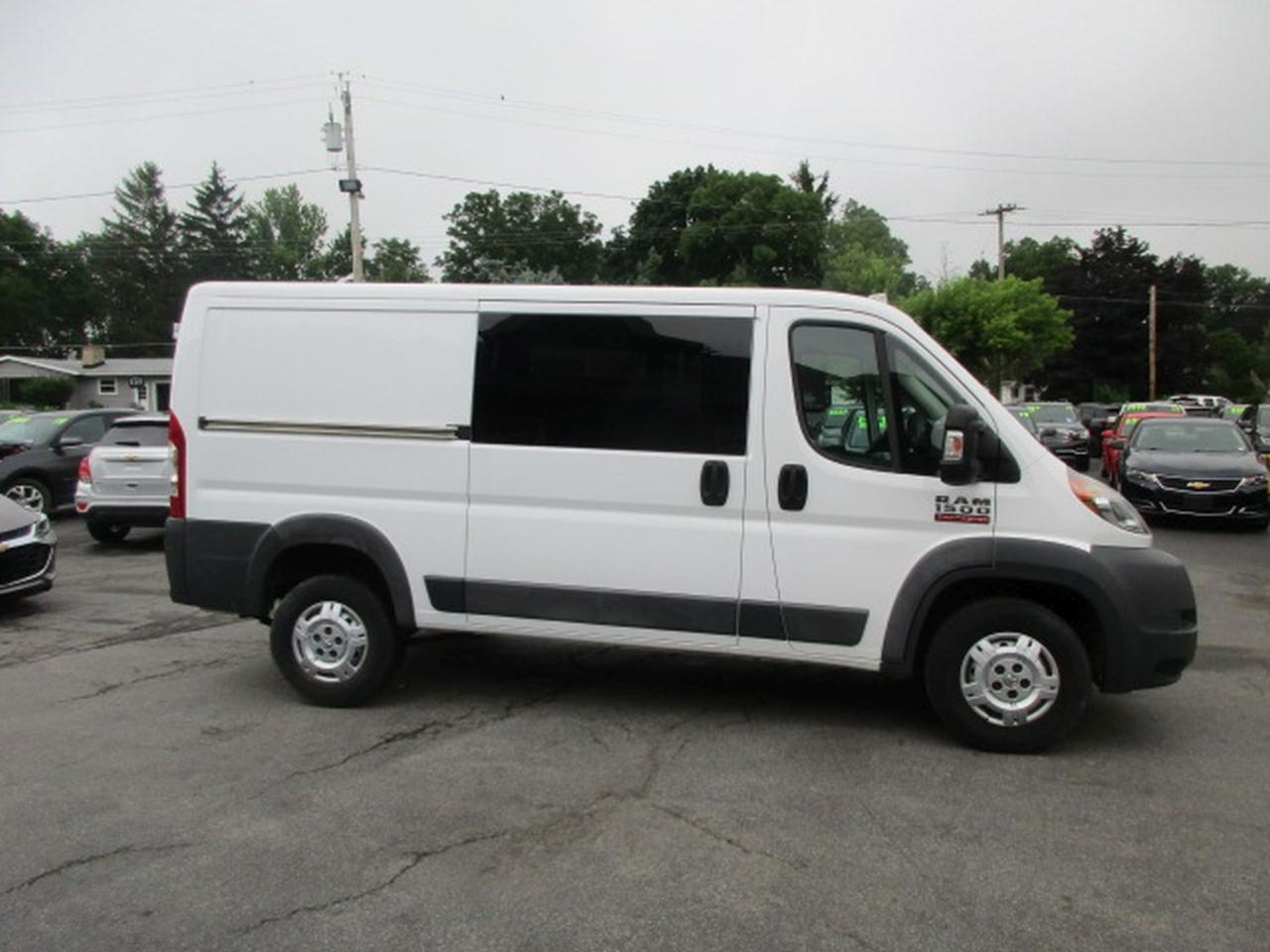 RAM Promaster 1500 Low Roof Tradesman 136-in. WB 2017