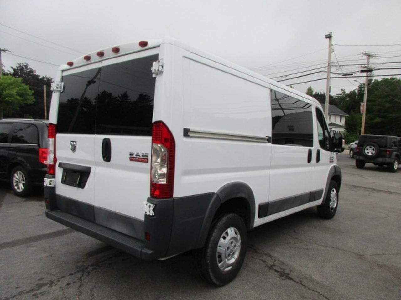 RAM Promaster 1500 Low Roof Tradesman 136-in. WB 2017