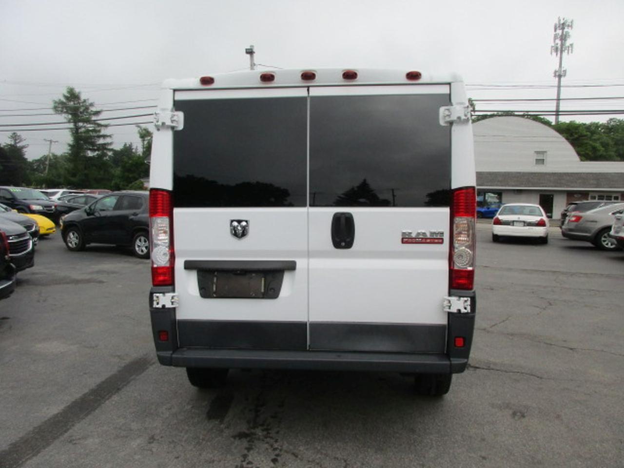 RAM Promaster 1500 Low Roof Tradesman 136-in. WB 2017