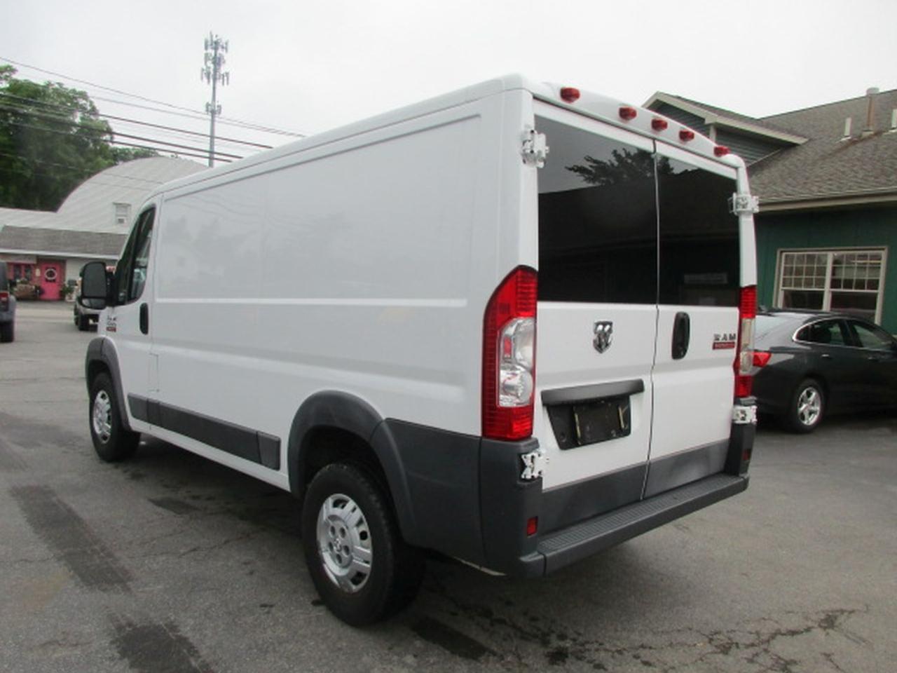 RAM Promaster 1500 Low Roof Tradesman 136-in. WB 2017