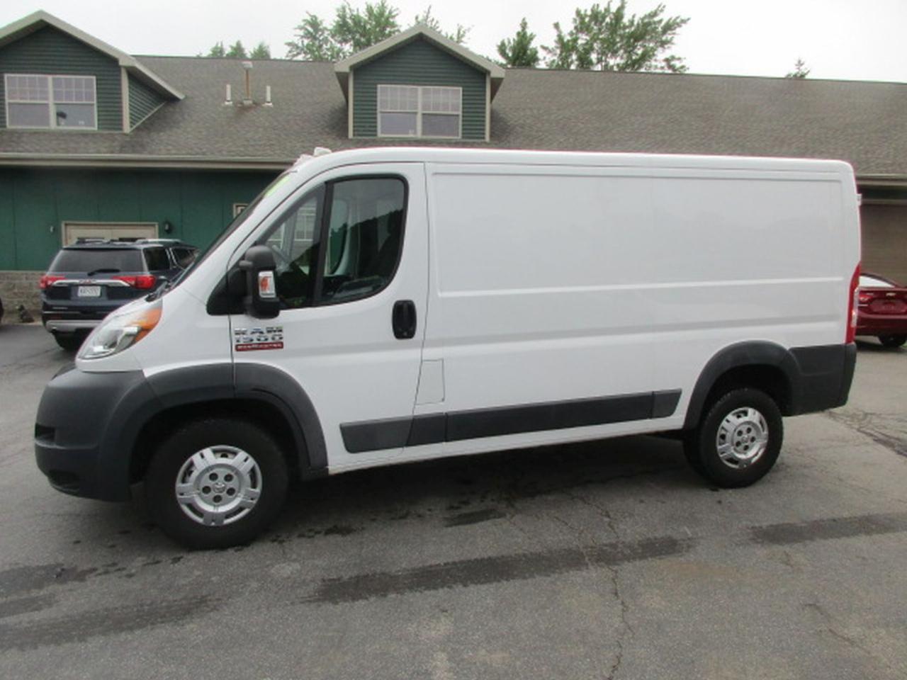 RAM Promaster 1500 Low Roof Tradesman 136-in. WB 2017