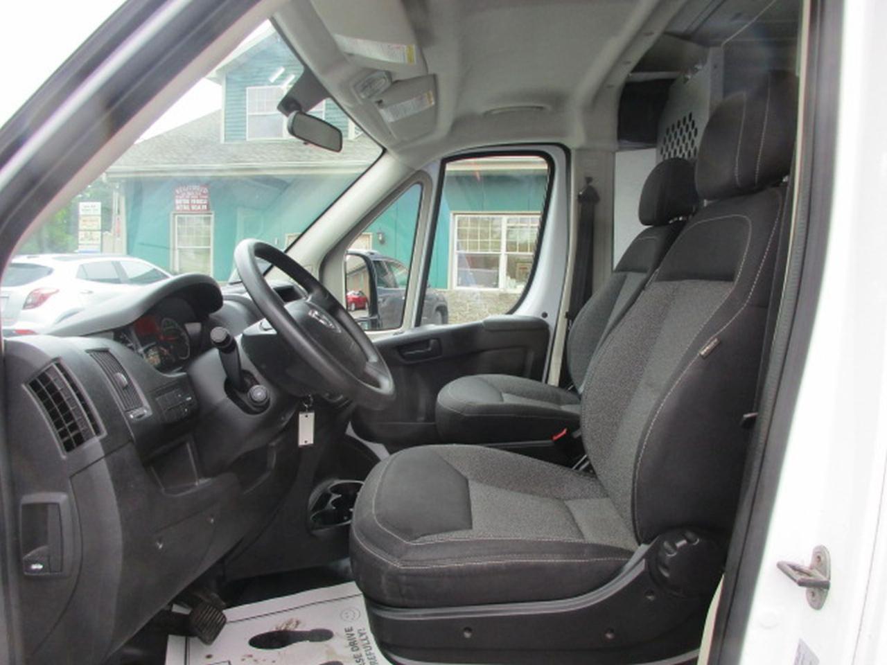 RAM Promaster 1500 Low Roof Tradesman 136-in. WB 2017