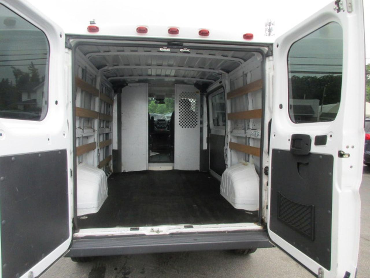 RAM Promaster 1500 Low Roof Tradesman 136-in. WB 2017