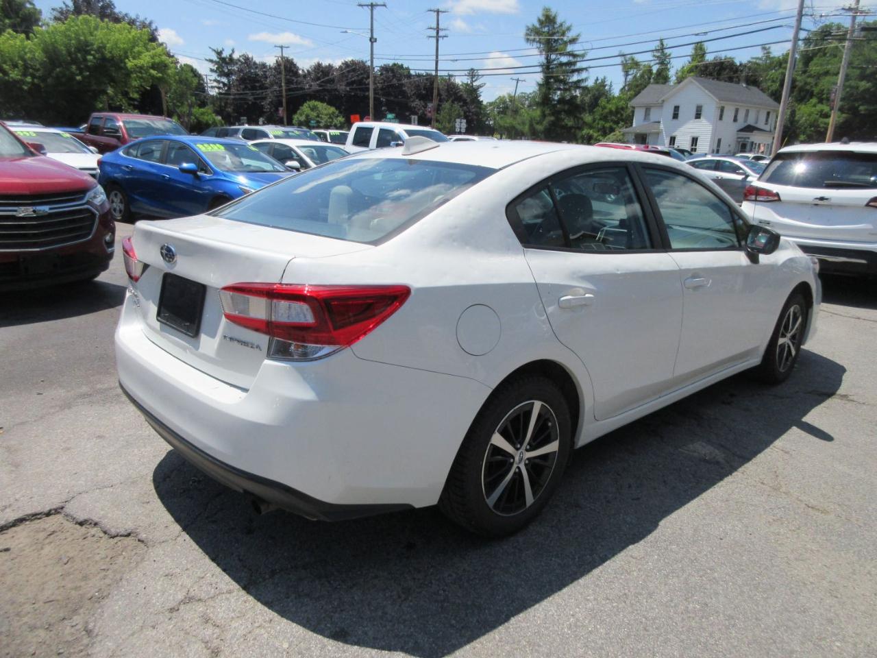 Subaru Impreza 2.0i Premium CVT 4-Door 2022