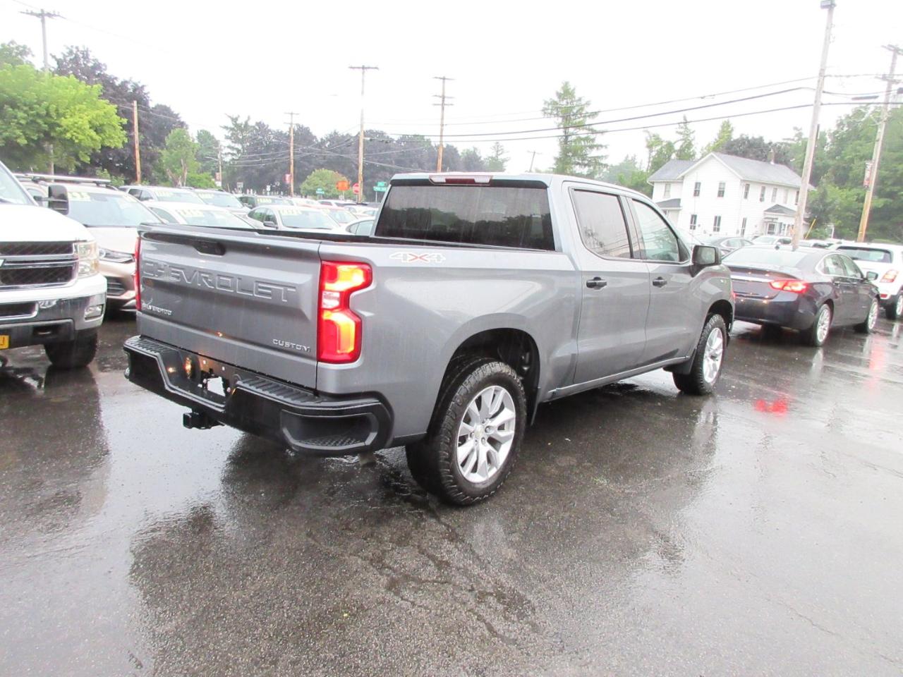 Chevrolet Silverado 1500 Custom Crew Cab Short Box 4WD 2021