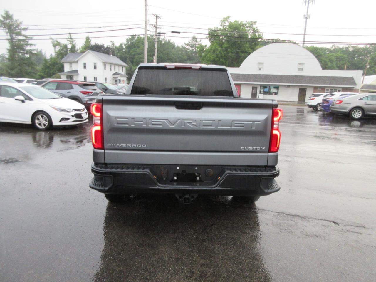 Chevrolet Silverado 1500 Custom Crew Cab Short Box 4WD 2021