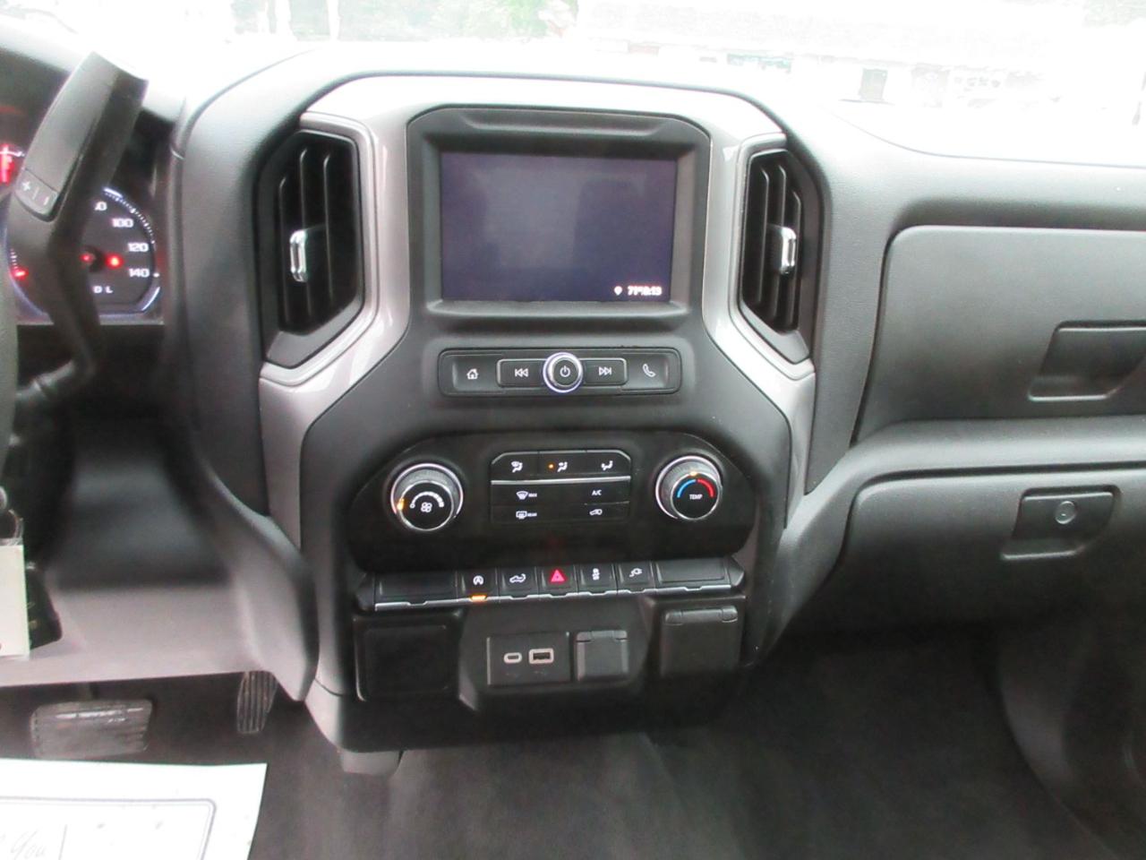 Chevrolet Silverado 1500 Custom Crew Cab Short Box 4WD 2021