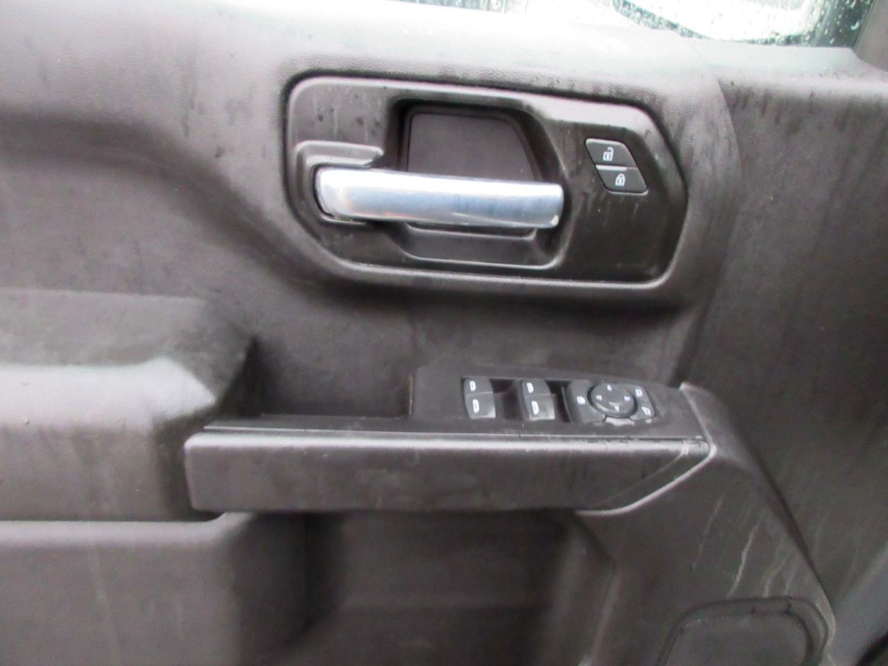 Chevrolet Silverado 1500 Custom Crew Cab Short Box 4WD 2021