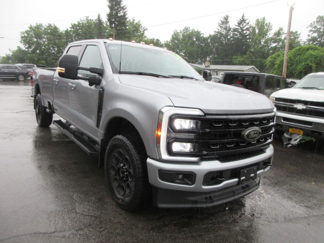 Ford F-250 SD XL Crew Cab 4WD 2024