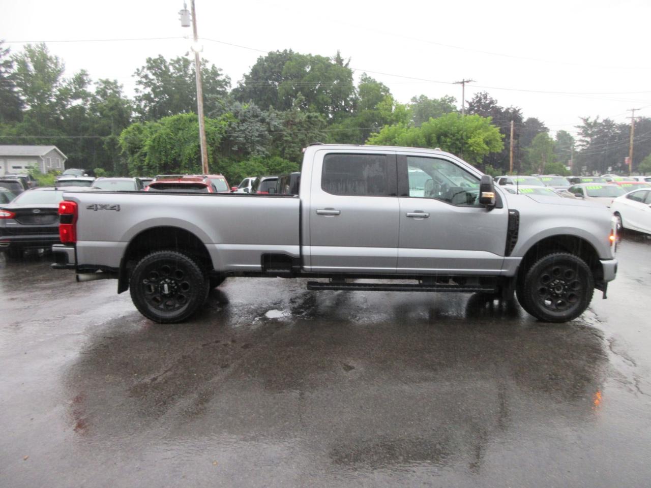 Ford F-250 SD XL Crew Cab 4WD 2024