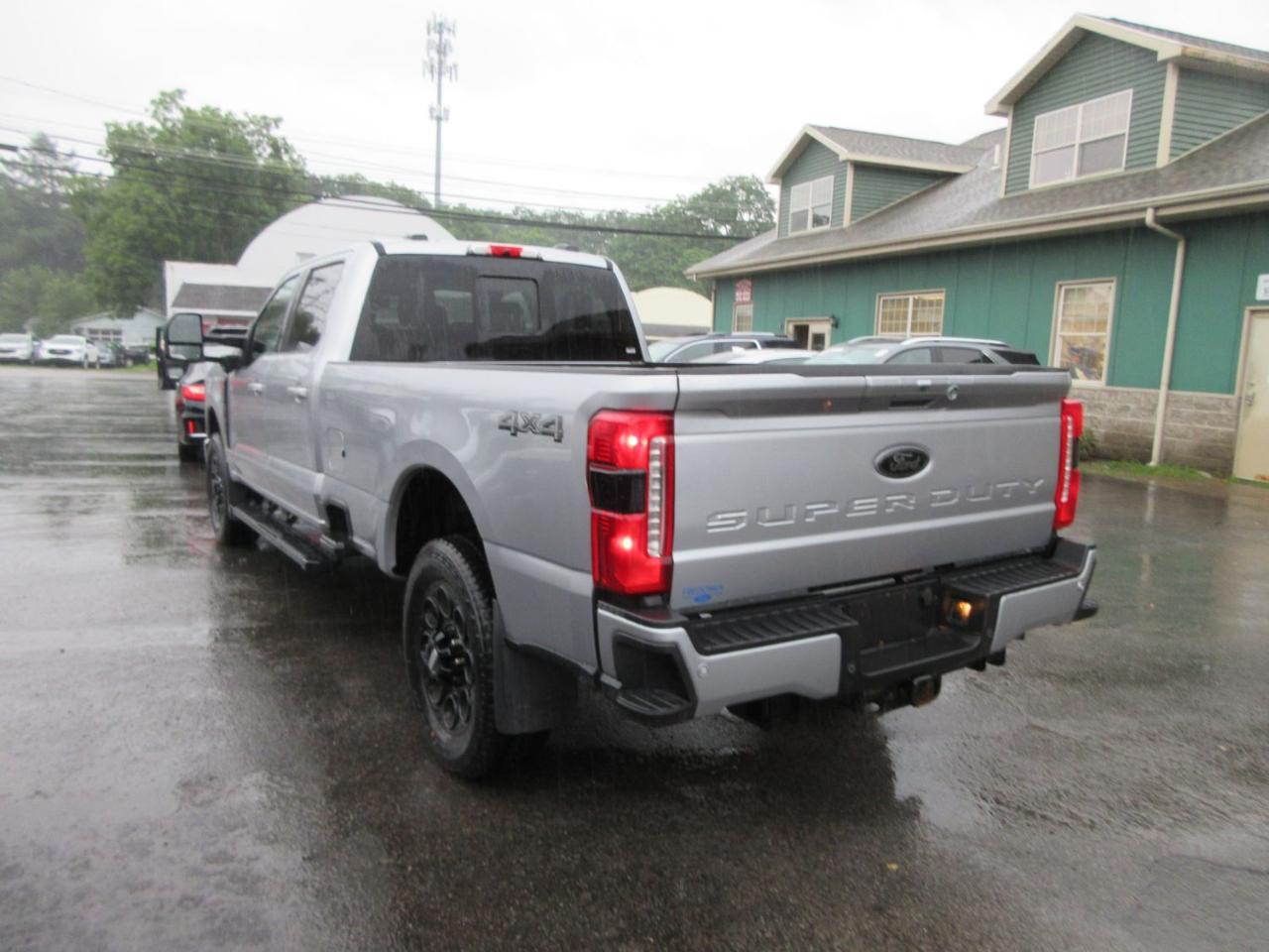 Ford F-250 SD XL Crew Cab 4WD 2024