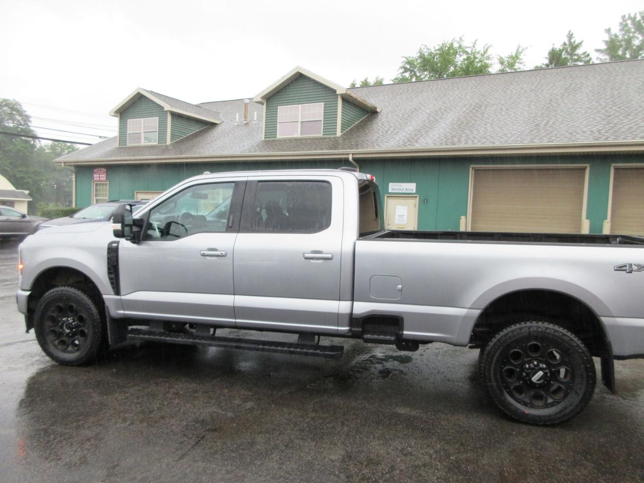 Ford F-250 SD XL Crew Cab 4WD 2024