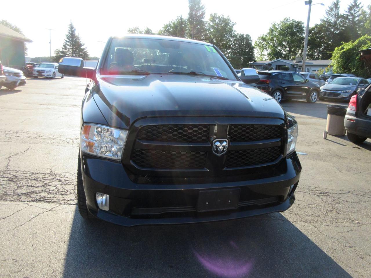 RAM 1500 Tradesman Quad Cab 4WD 2017