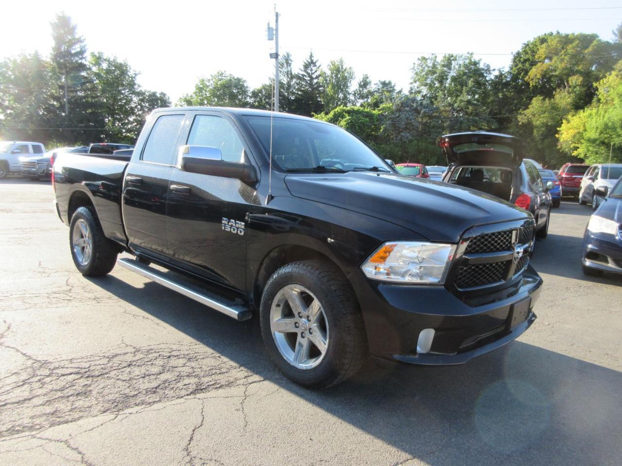 RAM 1500 Tradesman Quad Cab 4WD 2017