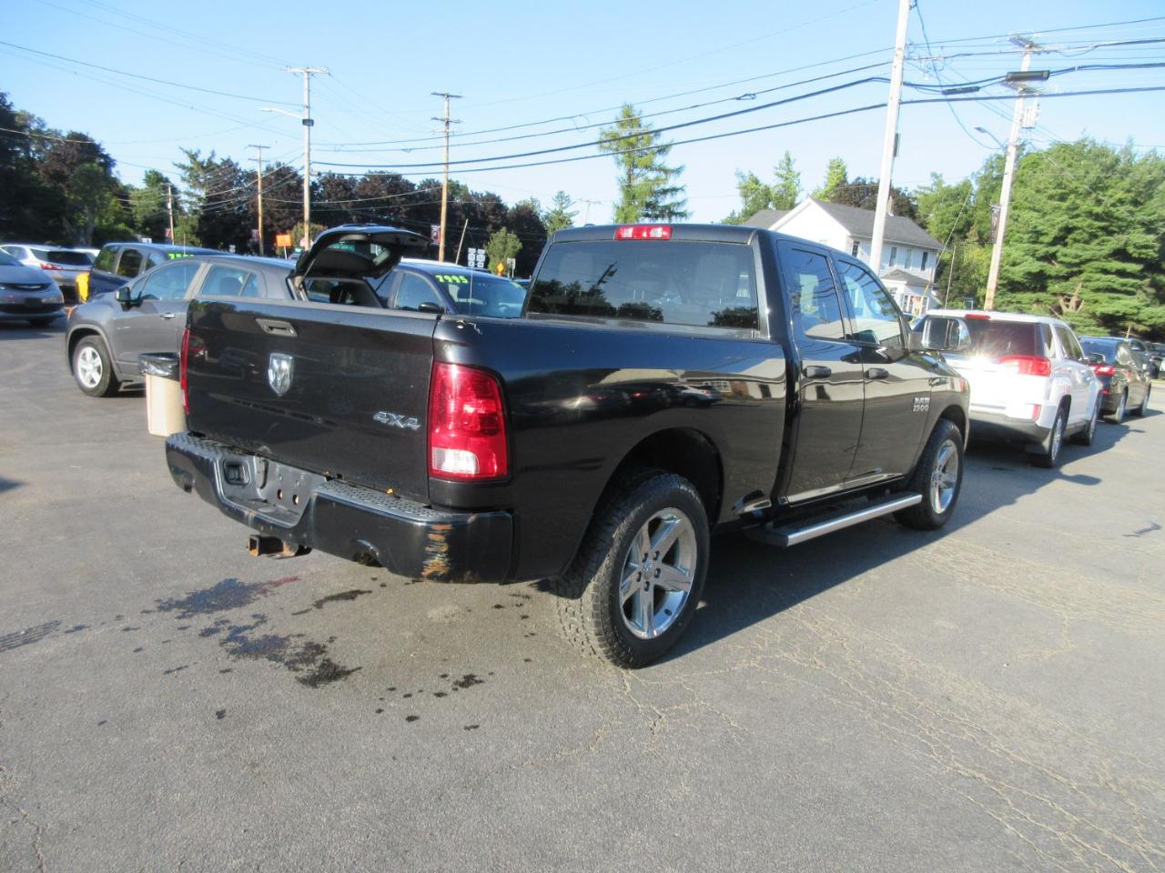 RAM 1500 Tradesman Quad Cab 4WD 2017