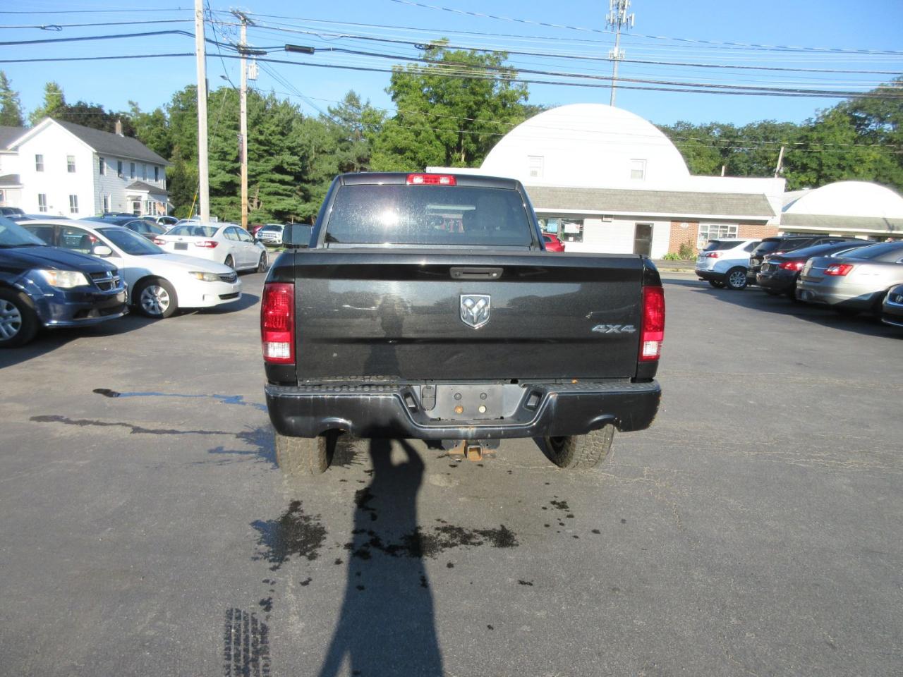 RAM 1500 Tradesman Quad Cab 4WD 2017