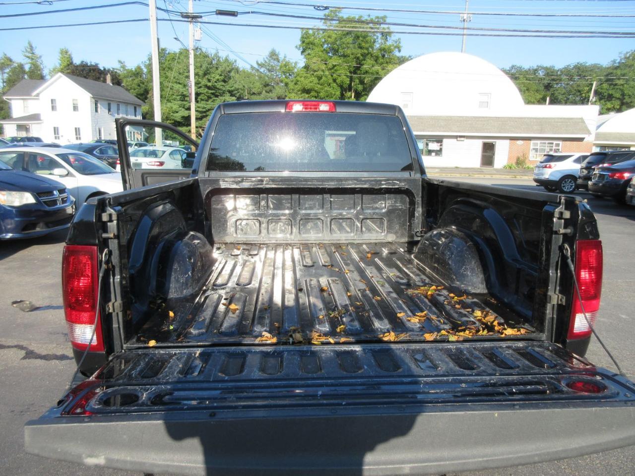 RAM 1500 Tradesman Quad Cab 4WD 2017