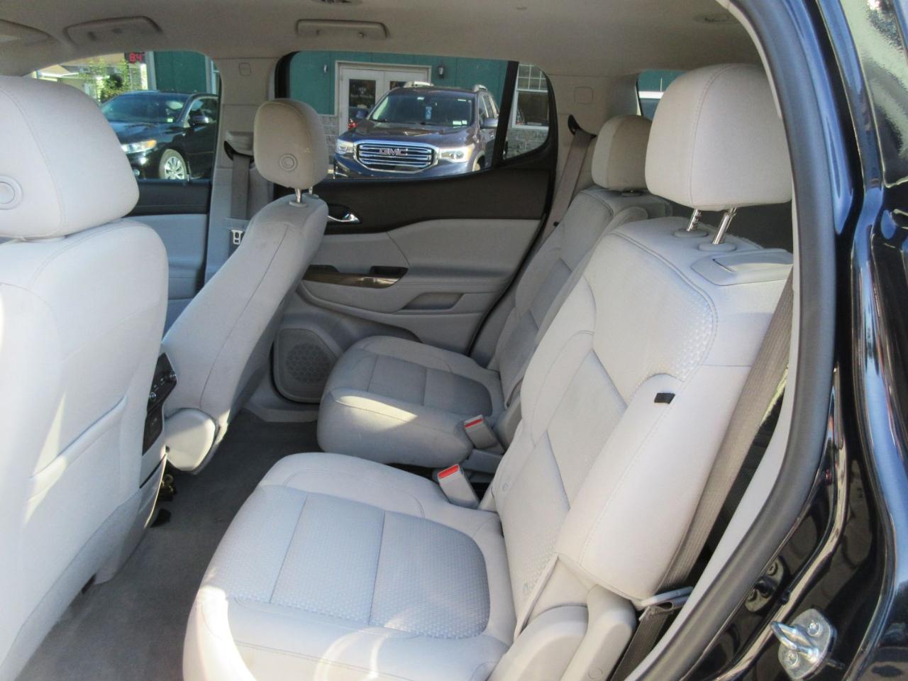 GMC Acadia SLE-1 AWD 2021
