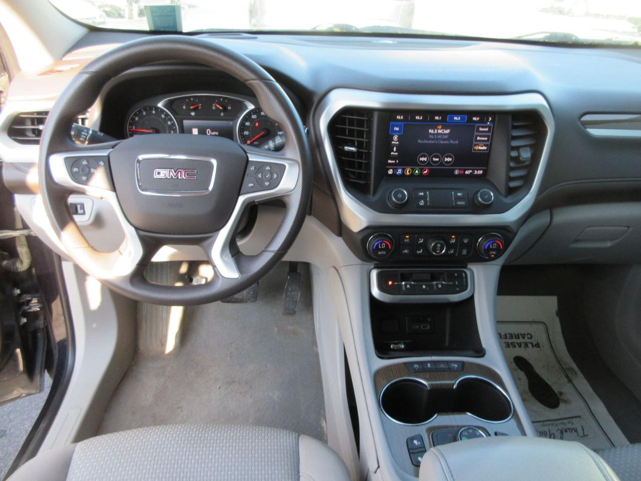 GMC Acadia SLE-1 AWD 2021