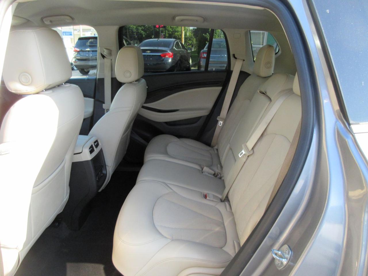 Buick Envision Essense 2019