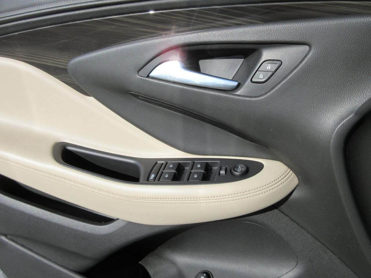 Buick Envision Essense 2019