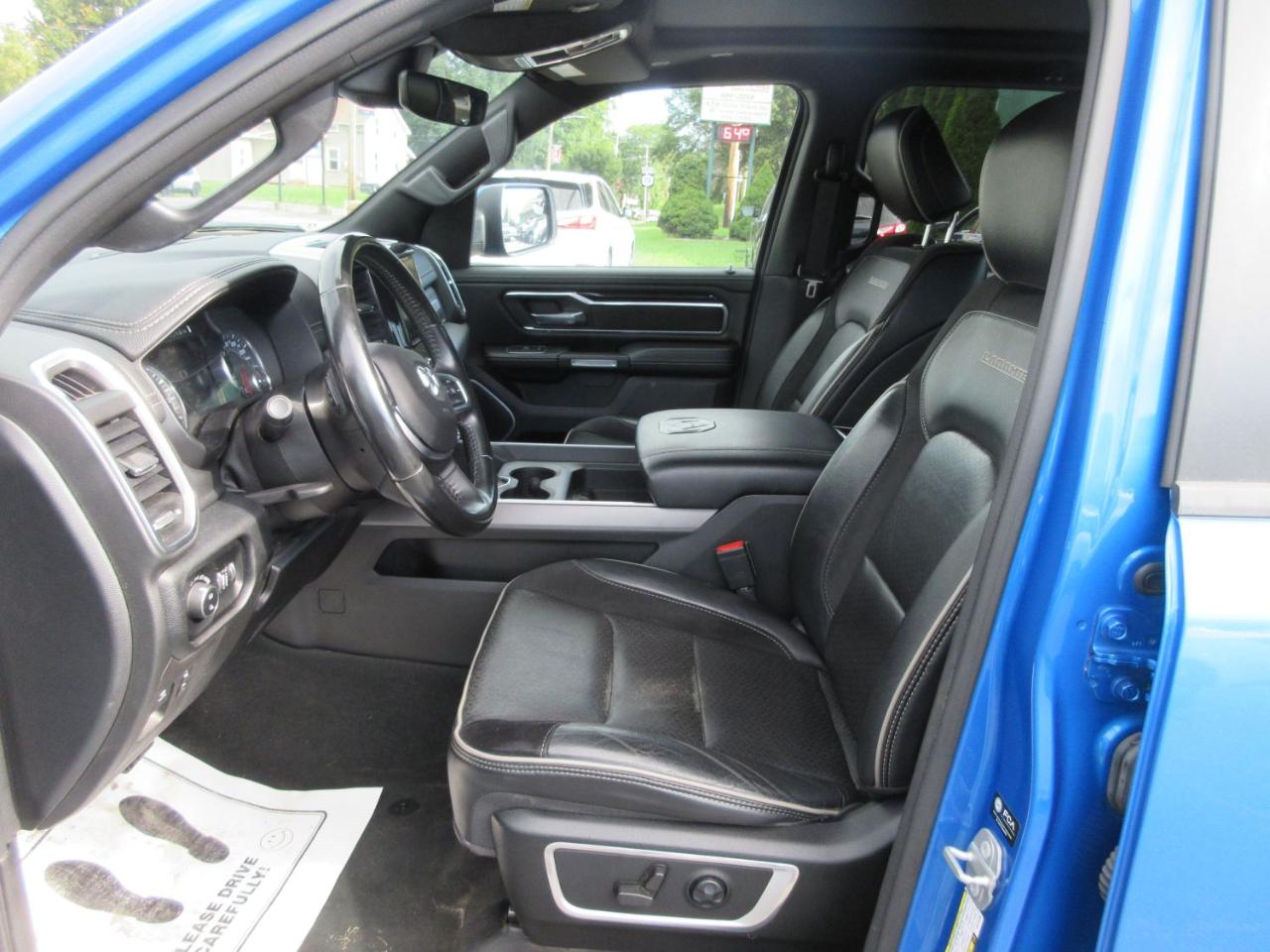 RAM 1500 Laramie Crew Cab SWB 4WD 2021