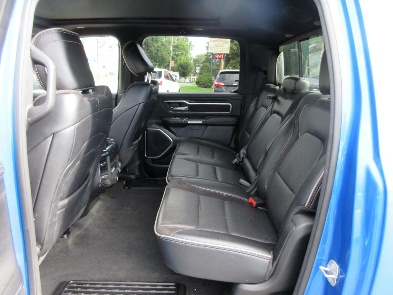 RAM 1500 Laramie Crew Cab SWB 4WD 2021