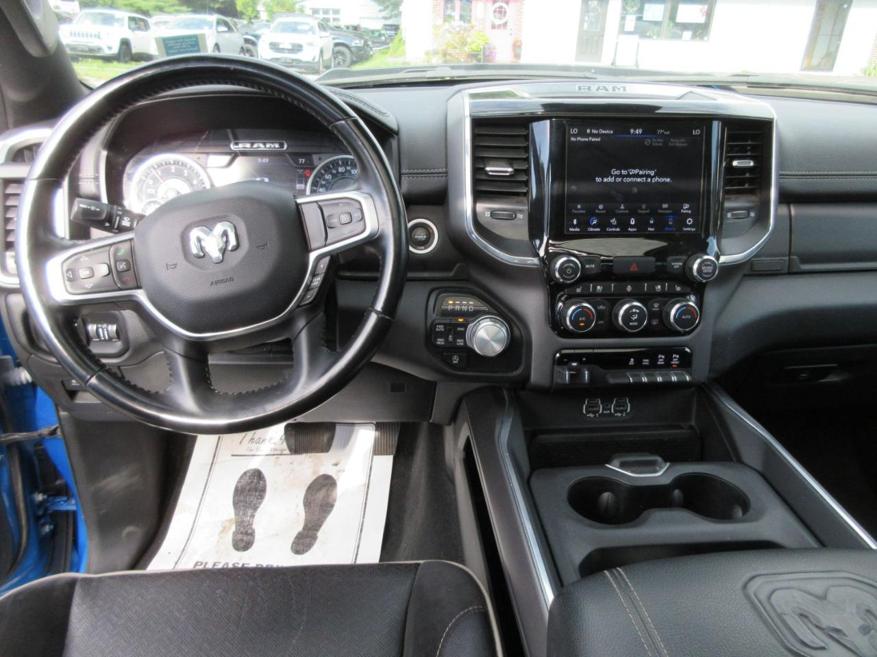 RAM 1500 Laramie Crew Cab SWB 4WD 2021